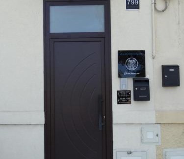 Palermo Apartamento | La Maschera di Giano 1