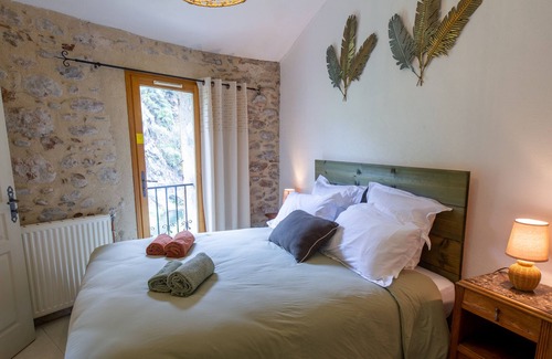 Olargues Casa | La Mazette, feet in the water! (10 people)