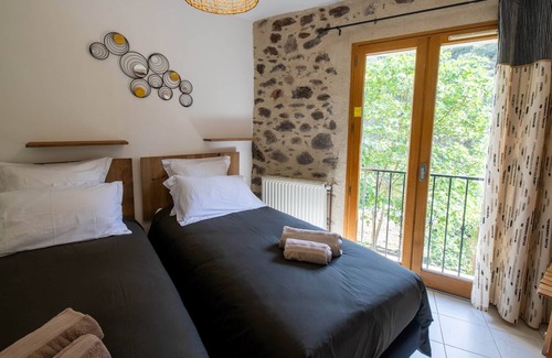 Olargues Casa | La Mazette, feet in the water! (10 people)