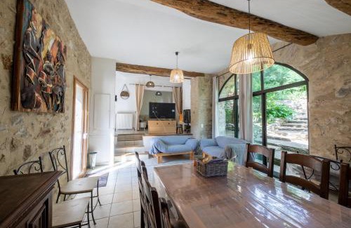 Olargues Casa | La Mazette, les pieds dans l'eau ! Privatisée ! 16 Pers