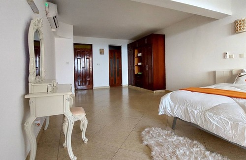 Bamburi Apartamento | La Mera see View Beachfront Appartment