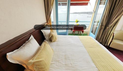 Cancale Hotel | La Mere Champlain