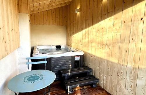 Langon Apartamento | La Merlère : Gîte de charme & Jacuzzi