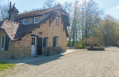 Lumigny-Nesles-Ormeaux Casa | La meulière de Guerlande