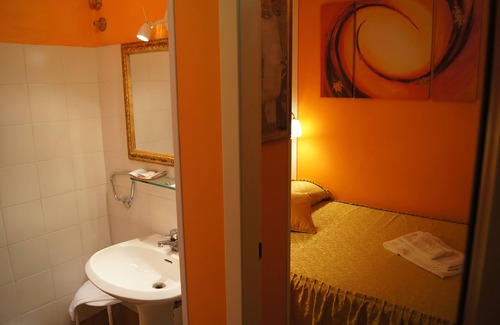 Lucca Historical Center Cama Y Desayuno | La Mimosa Bed and Breakfast