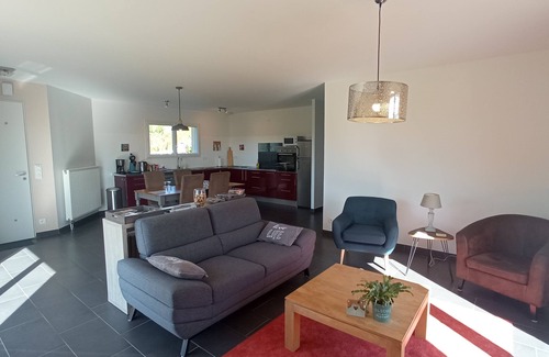 Cublac Casa | La Mirabelle (80m²) on the border of Corrèze/Dordogne with a beautiful view.