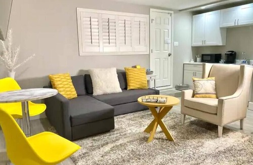 West Athens Casa | LA Modern Guesthouse/Near LAX/SoFi/Free Parking