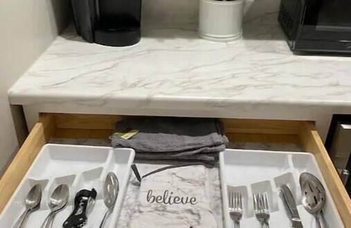 West Athens Casa | LA Modern Guesthouse/Near LAX/SoFi/Free Parking