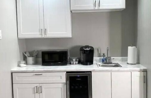 West Athens Casa | LA Modern Guesthouse/Near LAX/SoFi/Free Parking
