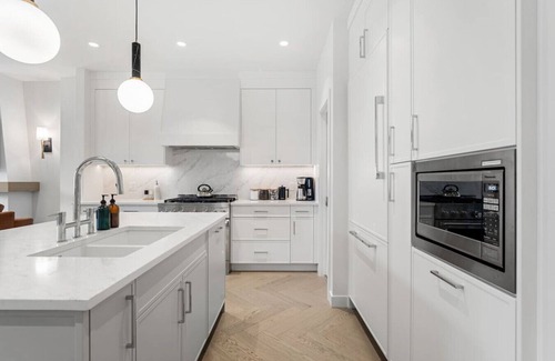 Kensington Casa | La More | Hot Tub | Kensington | Luxury | Office