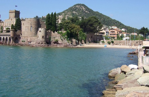 Mandelieu-la-Napoule Beach Villa | LA NAPOULE Villa en el corazón del pueblo junto al mar.