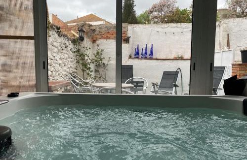 Albinyana Casa | La Olivera APARTHotel Rural Suites bañera hidro o Jacuzzi privados