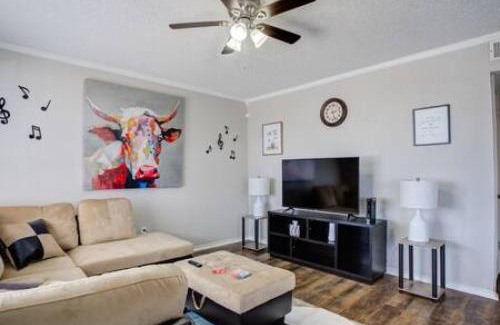 Lubbock Casa | La Palma Lodge Near Texas Tech and Top Restaurants