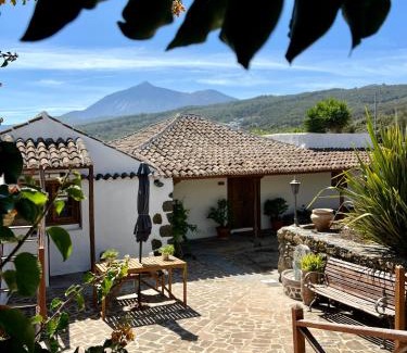 El Tanque Casa | La Paredita Casa Taoro