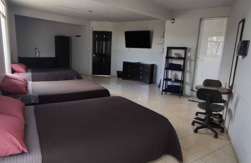 Santa Cruz Xoxocotlán Hotel | LA PATRONA HOSTAL