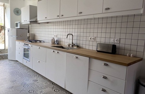 Villeneuve-dʼAllier Casa | La Pause, family home by the water