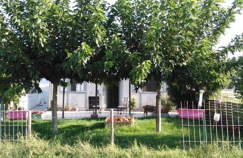 Saint-Paul-Trois-Chateaux Casa | La Petite Maison Dans la Prairie