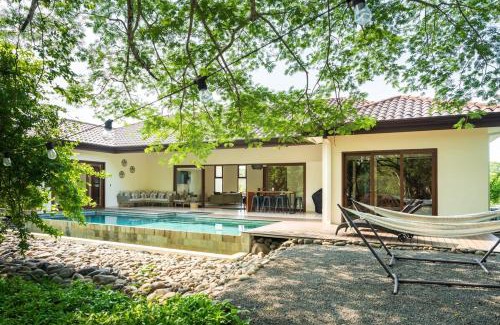Tamarindo Villa | La Perla Cozy 3BR sleeps 10 Hacienda Pinilla