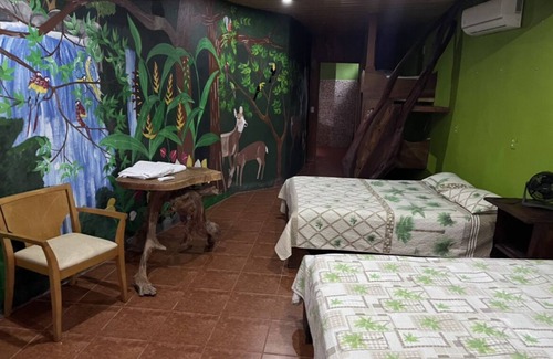 Playa Naranjo Hotel | La Perla Negra