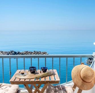 Sant'Angelo Apartamento | La PerlaNera Sant'Angelo Sea View Apartment