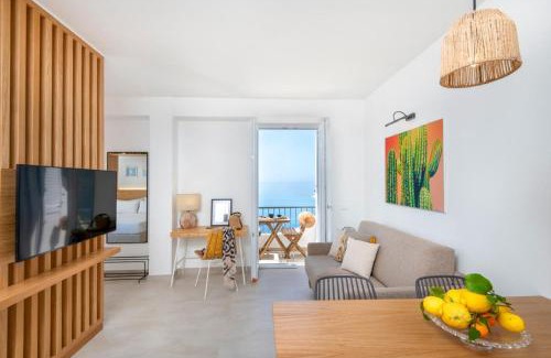 Sant'Angelo Apartamento | La PerlaNera Sant'Angelo Sea View Apartment