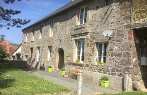 Moyon-Villages Casa | La Petellerie, maison de campagne avec piscine pour un séjour détente