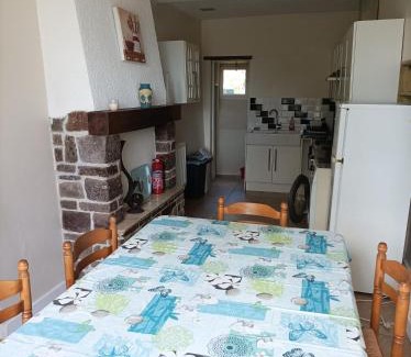 Moyon-Villages Casa | La Petellerie, maison de campagne avec piscine pour un séjour détente