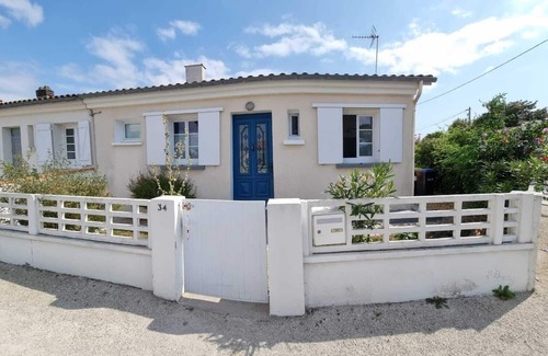 Port District Apartamento | La Petit Alonnaise - Charming seaside house