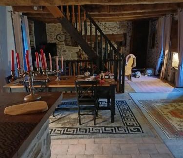 La Croisille-sur-Briance Cama Y Desayuno | La petite Salamandre bleue