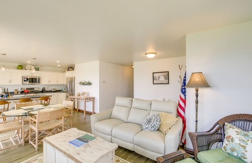 Oshkosh Casa | ‘La Petit Maison’ - Lakefront Oshkosh Home!