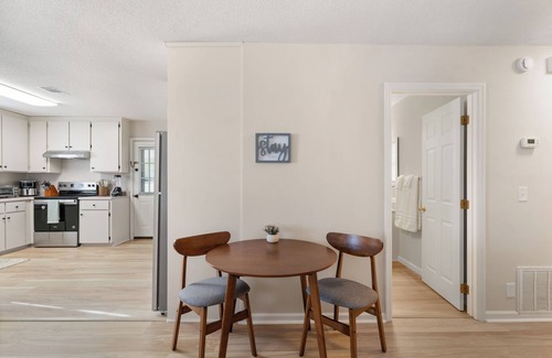 Dock Junction Casa | La Petit Refuge - Pet Friendly w/ Fenced Yard