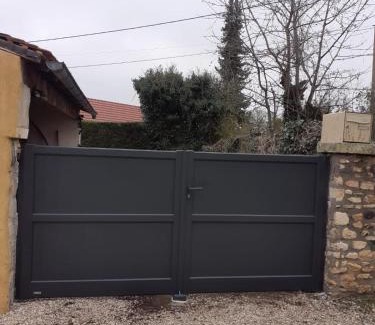 Lainsecq Casa | La Petite Breuille