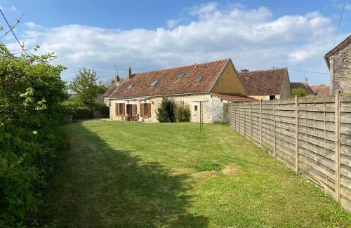 Lainsecq Casa | La Petite Breuille