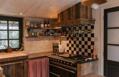 Lawijn Cabina | La Petite Foret Cottage In Brussels Countryside