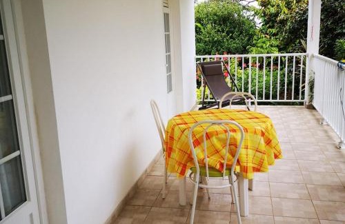 Ducos Apartamento | La petite Golondrina - Appartement T2 chaleureux dans un cadre paisible verdoyant