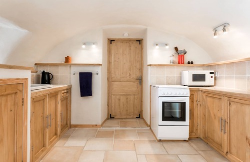 Lablachere Casa | La Petite Grange - Granero abovedado convertido - Ardèche Sur - 2 habitaciones con baño
