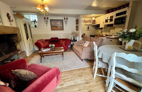 Lanvallay Casa | La Petite Madeleine, Charming Gîte, Dinan Port.