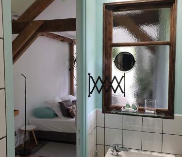 Dourdan Cama Y Desayuno | La petite maison du jardin d'Apollon