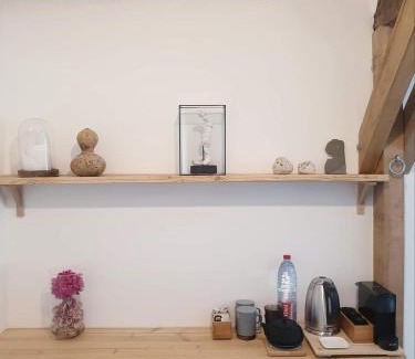 Dourdan Cama Y Desayuno | La petite maison du jardin d'Apollon