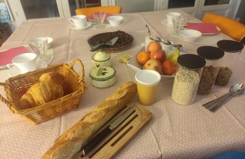 Givry Casa | La Petite Maison