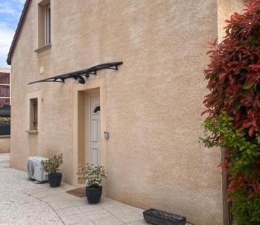 Montbard Casa | La Petite Maison