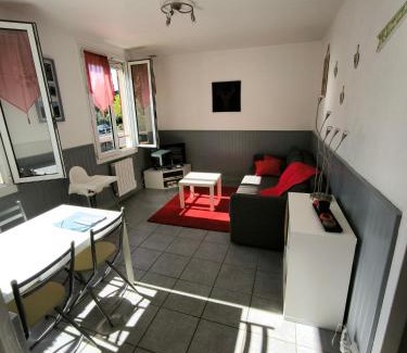Murat-le-Quaire Casa | La Petite Maison