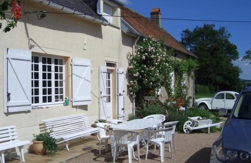 Maux Cama Y Desayuno | La petite maison - L'Ouche Charlot