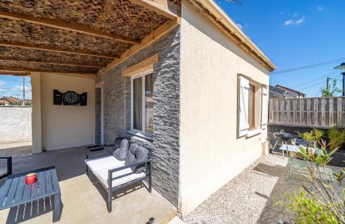Trappes Casa | La Petite Parenthèse Jardin, Parking & Proche Gare