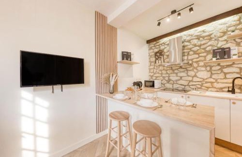 Bourg-la-Reine Apartamento | La Petite Reine – Parisian Charm near Paris