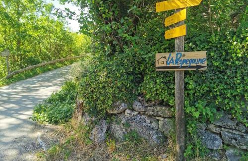Blieux Cama Y Desayuno | La Peyregoune, logement en pleine nature et table d'hôtes