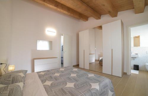 Serra de' Conti Casa | La Piazzetta Holiday House