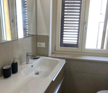Serra de' Conti Casa | La Piazzetta Holiday House