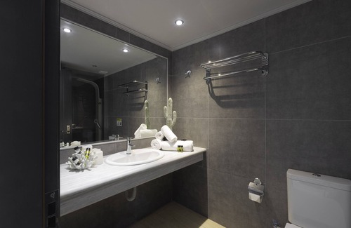 Skiathos Town Hotel | La Piscine Art Hotel - Adults Only