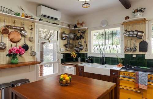 La Grand-Chile Cabaña | La Pitchoune: 4 bedroom, AC, Luxury Chef's Kitchen Built by Paul & Julia Child